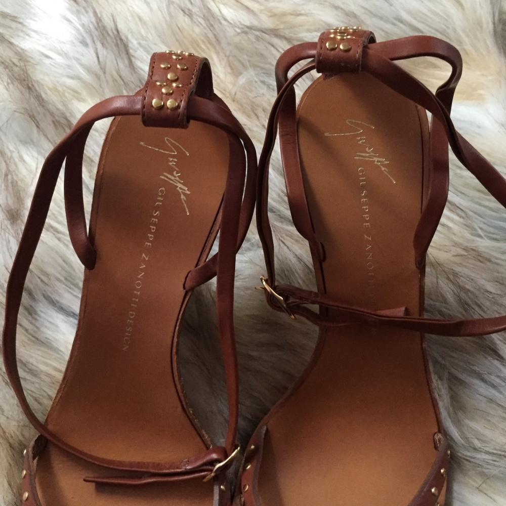 Authentic Giuseppe Zanotti Design Leather Sandal ⭐️ - Picture 2 of 7